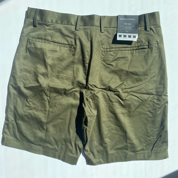 Banana Republic Core Temp 9” Aiden Short - Picture 4 of 8